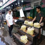 Camat di Makassar Prioritaskan Dialog, Pedagang Diminta Bongkar Mandiri Lapak di Atas Drainase