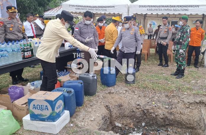 Cegah Kriminalitas, Polres Parimo Musnahkan Ratusan Liter Miras