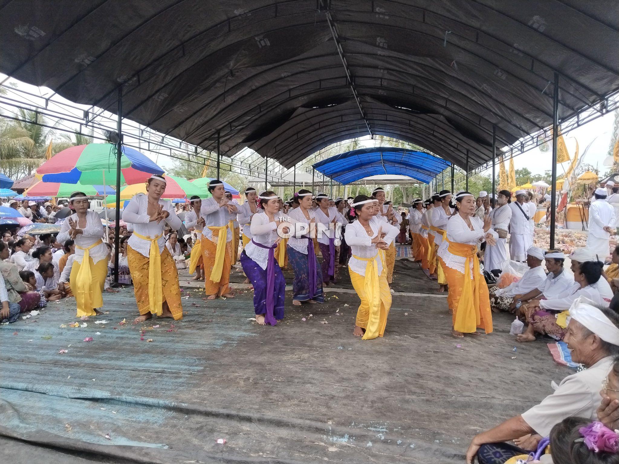 Pemda Parimo Dorong Toleransi Lewat Ritual Pemelastian Sambut Tahun Baru Saka 1948
