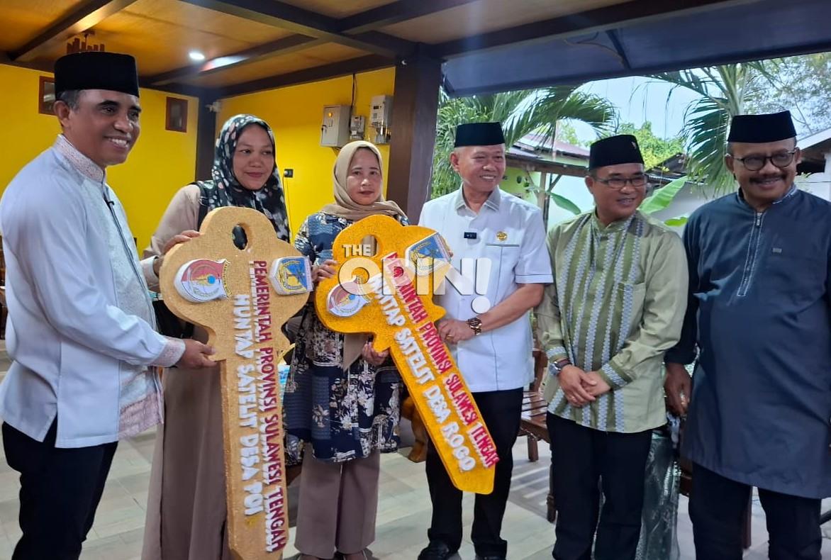 Ramadan di Sigi, Gubernur Sulteng Serahkan Rumah Bantuan dan Sembako untuk Warga
