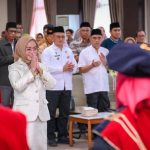 Sekprov Sulteng Novalina Raih Gelar Doktor dengan Predikat Pujian