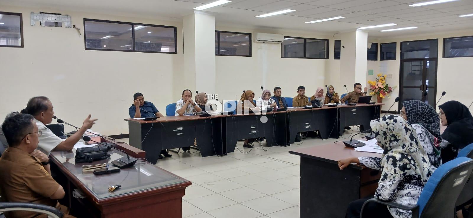 Komisi IV DPRD Parimo Bahas Tunggakan TPG dan THR Guru Agama dalam RDP