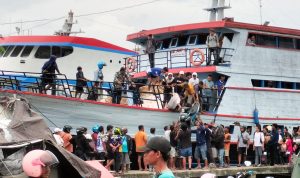 Kapolres Banggai Ingatkan Operator Kapal Tak Angkut Penumpang Melebihi Kapasitas Kapolres Banggai Ingatkan Operator Kapal Tak Angkut Penumpang Melebihi Kapasitas