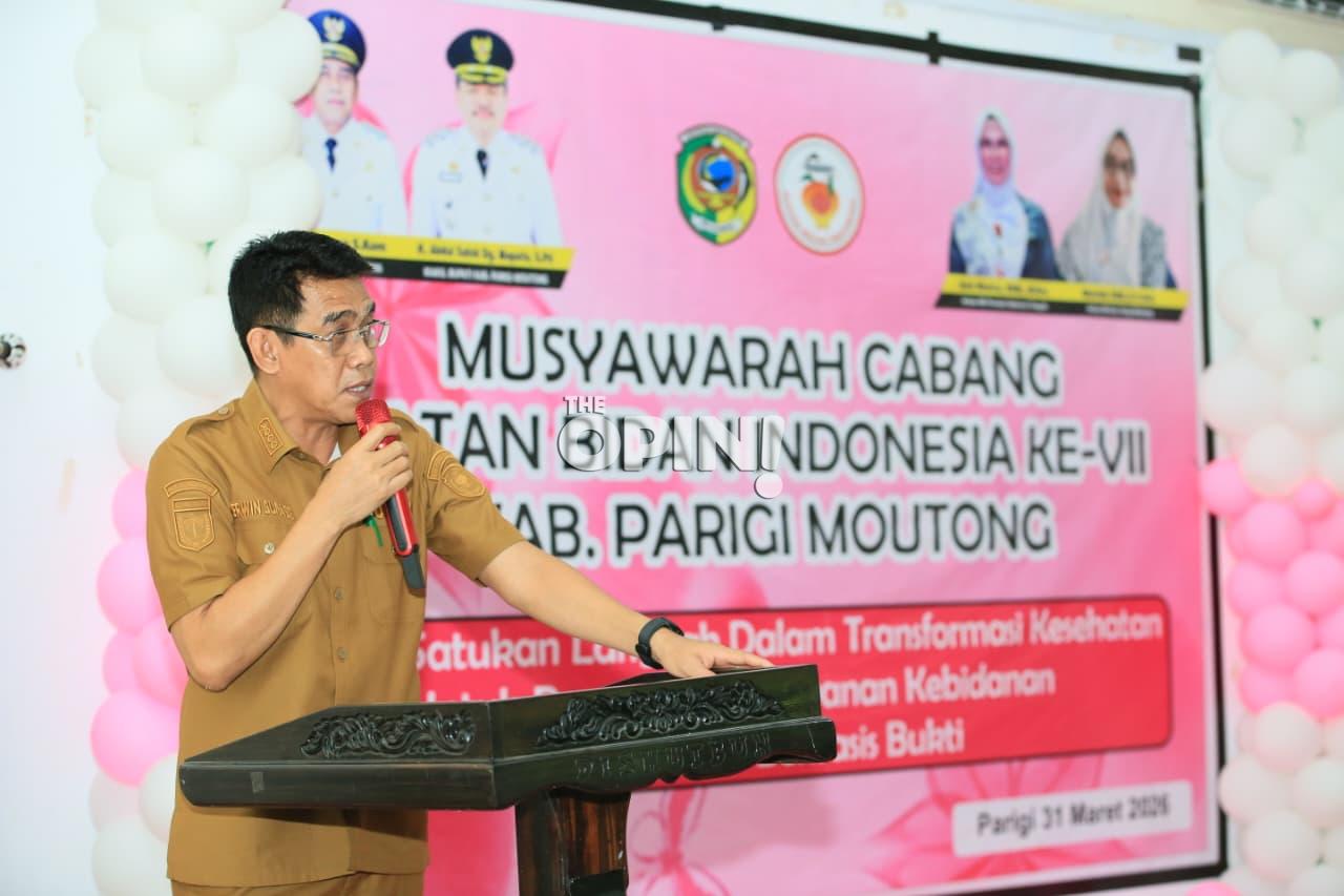 Bupati Parimo: Bidan Garda Terdepan Turunkan Kematian Ibu dan Anak