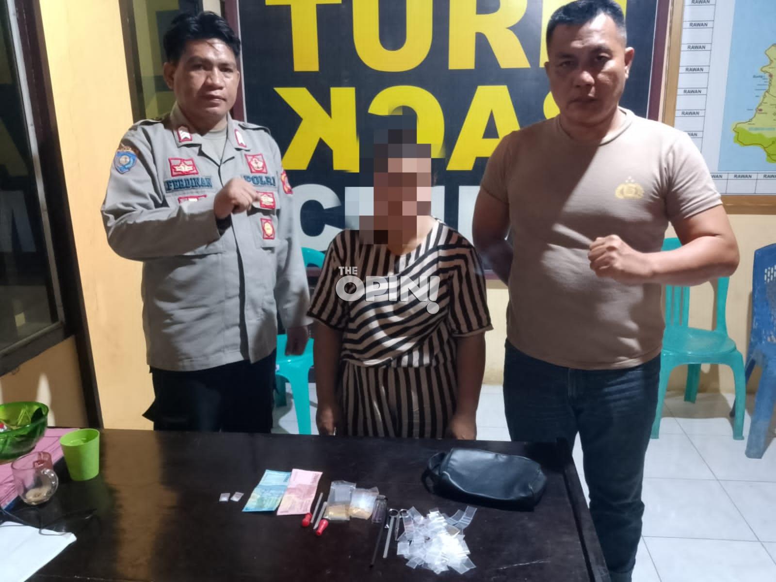 Transaksi Sabu Digagalkan, Pelaku Sembunyikan Barang Bukti di Pakaian Dalam