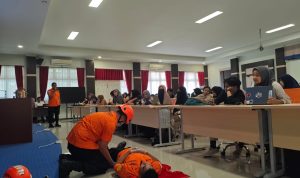 Hadapi Situasi Darurat, SAR Palu Latih Mahasiswa Untad Lewat Simulasi