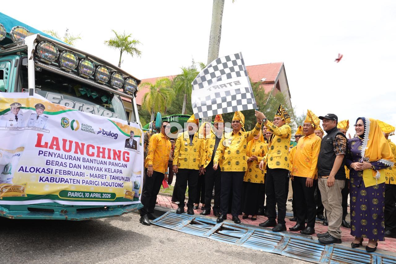 Tekan Inflasi dan Ringankan Beban Warga, Pemda Parimo Salurkan Bantuan Pangan