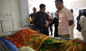 Korban Pohon Tumbang Meninggal Usai Operasi di Palu, Bupati Parimo Sampaikan Belasungkawa Korban Pohon Tumbang Meninggal Usai Operasi di Palu, Bupati Parimo Sampaikan Belasungkawa