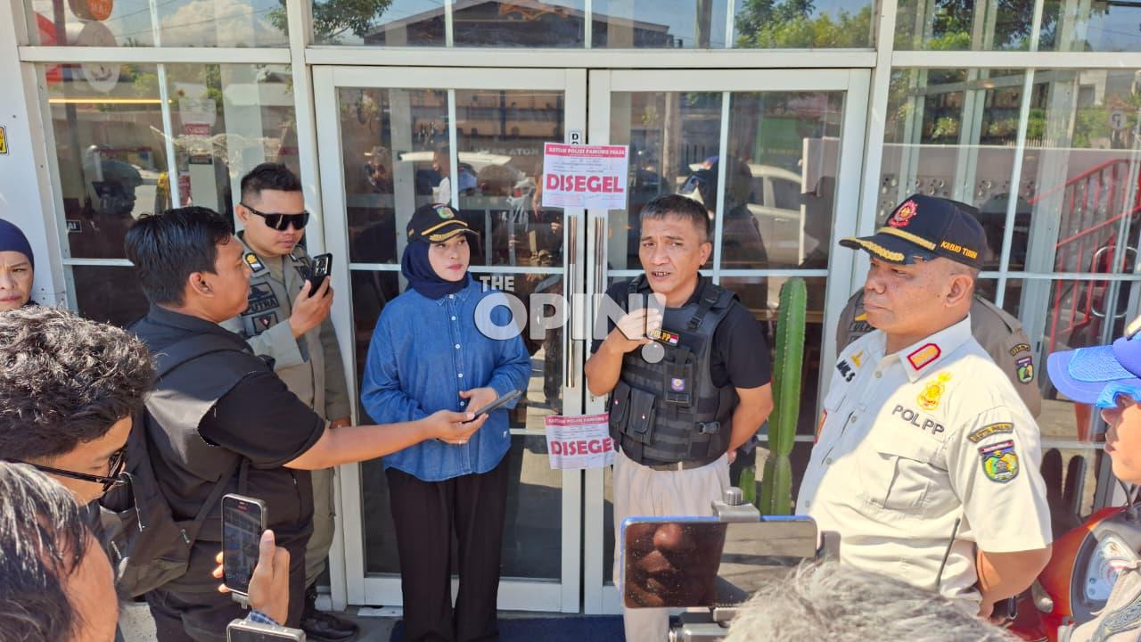 Satpol PP Palu Segel Usaha Berulang Kali Langgar Aturan Kebersihan