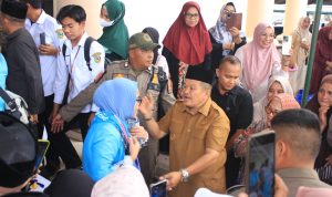 Wabup Sahid Ingatkan Jamaah Haji Parimo Jaga Kondisi Fisik dan Mental Wabup Sahid Ingatkan Jamaah Haji Parimo Jaga Kondisi Fisik dan Mental