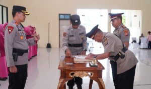 Kapolres Banggai Tekankan Pengawasan dan Sikap Humanis Kapolres Banggai Tekankan Pengawasan dan Sikap Humanis