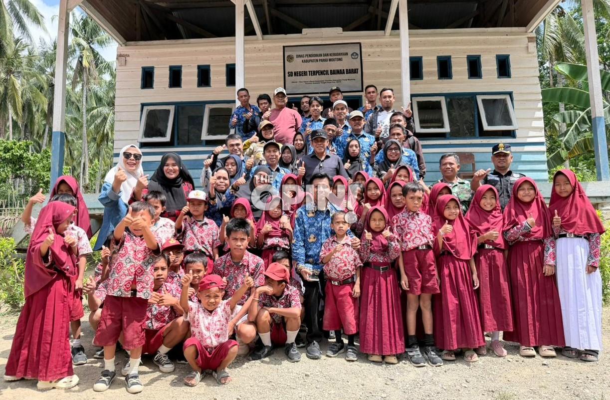 Tinjau SD Terpencil Bainaa Barat, Bupati Parimo Petakan Masalah dan Siapkan Solusi