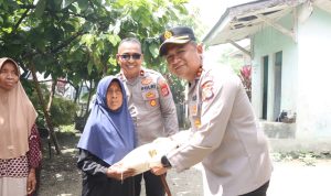 Polres Parimo Salurkan 900 Kg Beras untuk 180 Warga Sidole Timur Polres Parimo Salurkan 900 Kg Beras untuk 180 Warga Sidole Timur