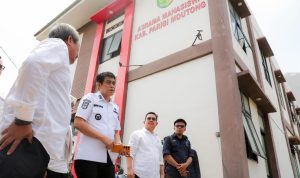 Pemda Parimo Siapkan Rp5,5 Miliar untuk Bangun Asrama Mahasiswa di Palu dan Gorontalo Pemda Parimo Siapkan Rp5,5 Miliar untuk Bangun Asrama Mahasiswa di Palu dan Gorontalo