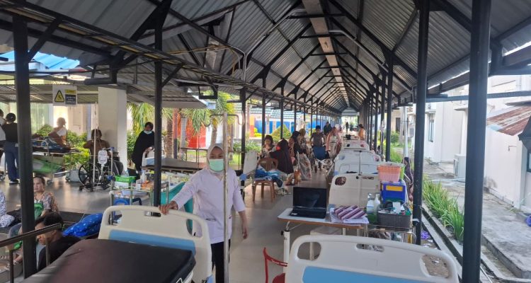 Pasca Gempa, RSUD Anuntaloko Siapkan Tenda Darurat dan Pindahkan Pasien ke Lantai Satu