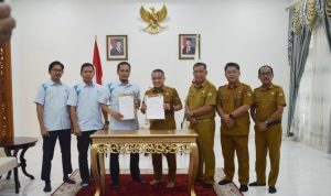 Hadianto Rasyid Minta PLN Tata Kabel Semrawut di Dalam Kota Hadianto Rasyid Minta PLN Tata Kabel Semrawut di Dalam Kota