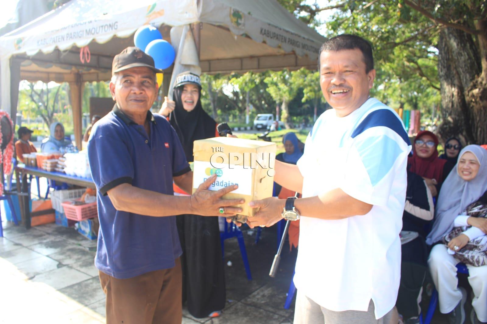 Peringati Hari Lansia, Pemda Parimo Gelar Jalan Sehat dan Pemeriksaan Kesehatan