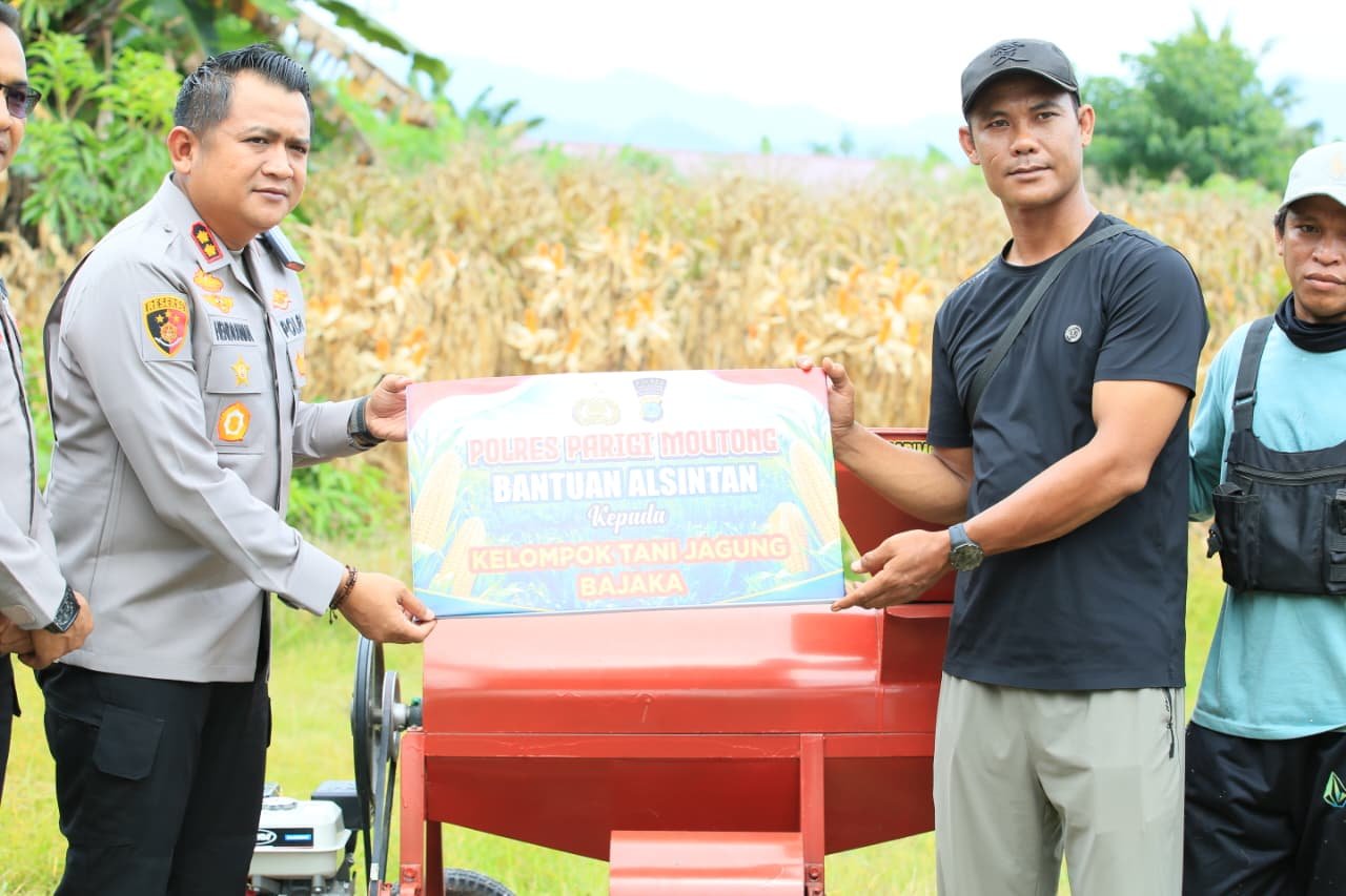 Panen 5 Ton Jagung, Polres Parimo Serahkan Alsintan untuk Dukung Produktivitas Petani