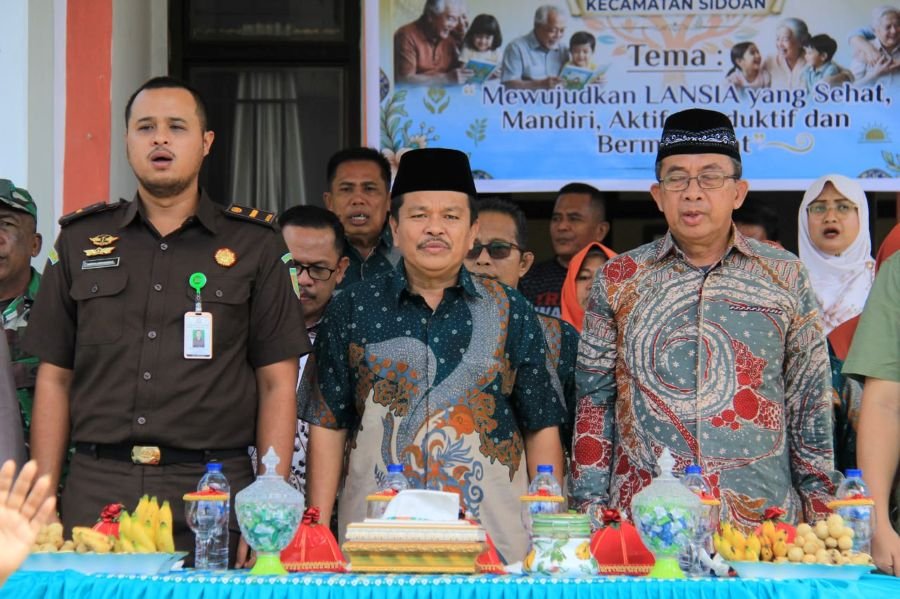 Perkuat Pemberdayaan, Wabup Sahid Kukuhkan 114 Pengurus Lansia Sidoan