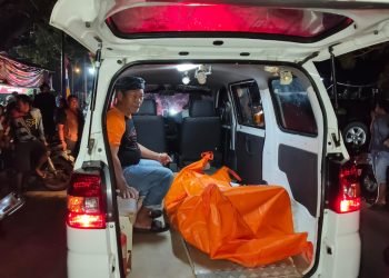 Bau Menyengat Ungkap Penemuan Pria Meninggal di Dalam Rumah di Parigi
