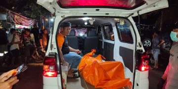 Bau Menyengat Ungkap Penemuan Pria Meninggal di Dalam Rumah di Parigi