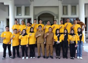 Bupati Parimo Lepas Keberangkatan 20 Mahasiswa Baru Poltekesos Bandung