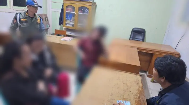 Operasi Pekat, Satpol PP dan Kesbangpol Kota Gorontalo Sita 60 Botol Miras