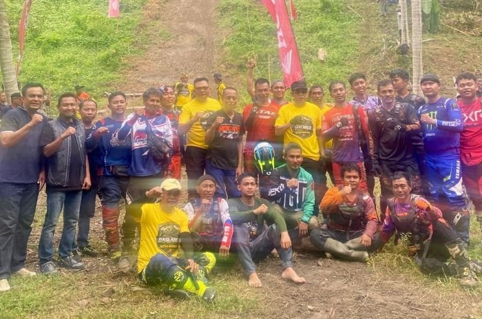 Road Trail Adventure Semarakkan Kemerdekaan, Ratusan Offroader Taklukkan Jalur Siniu