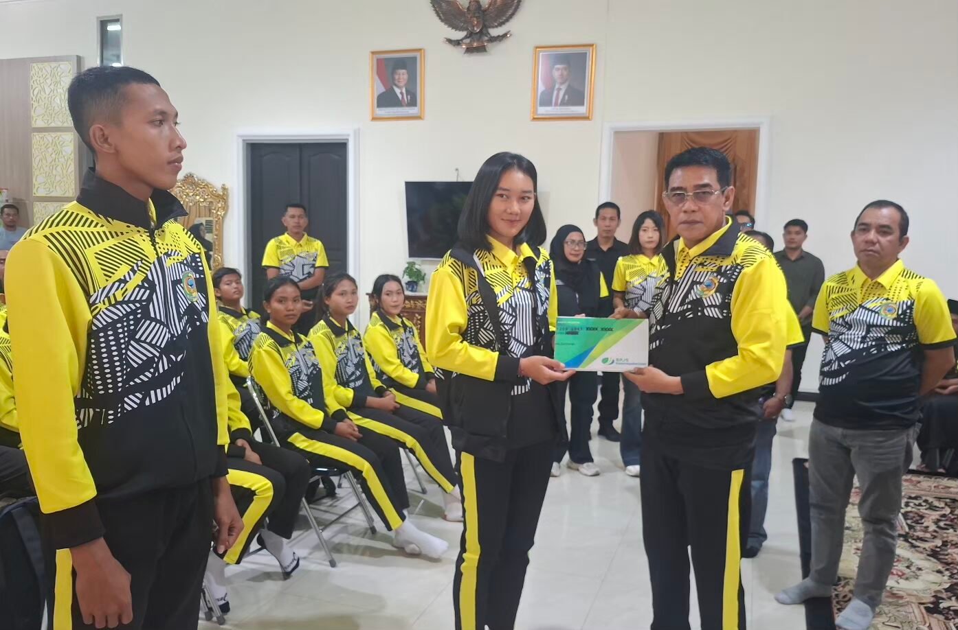 Bupati Parimo Lepas Kontingen POPDA Sulteng, Tekankan Sportivitas dan Jaga Nama Baik Daerah