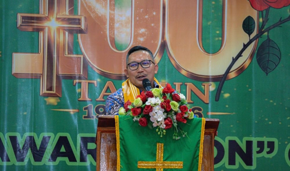 Bupati Banggai Ajak Jemaat GKLB Mawar Saron Gonohop Dukung Pembangunan Daerah