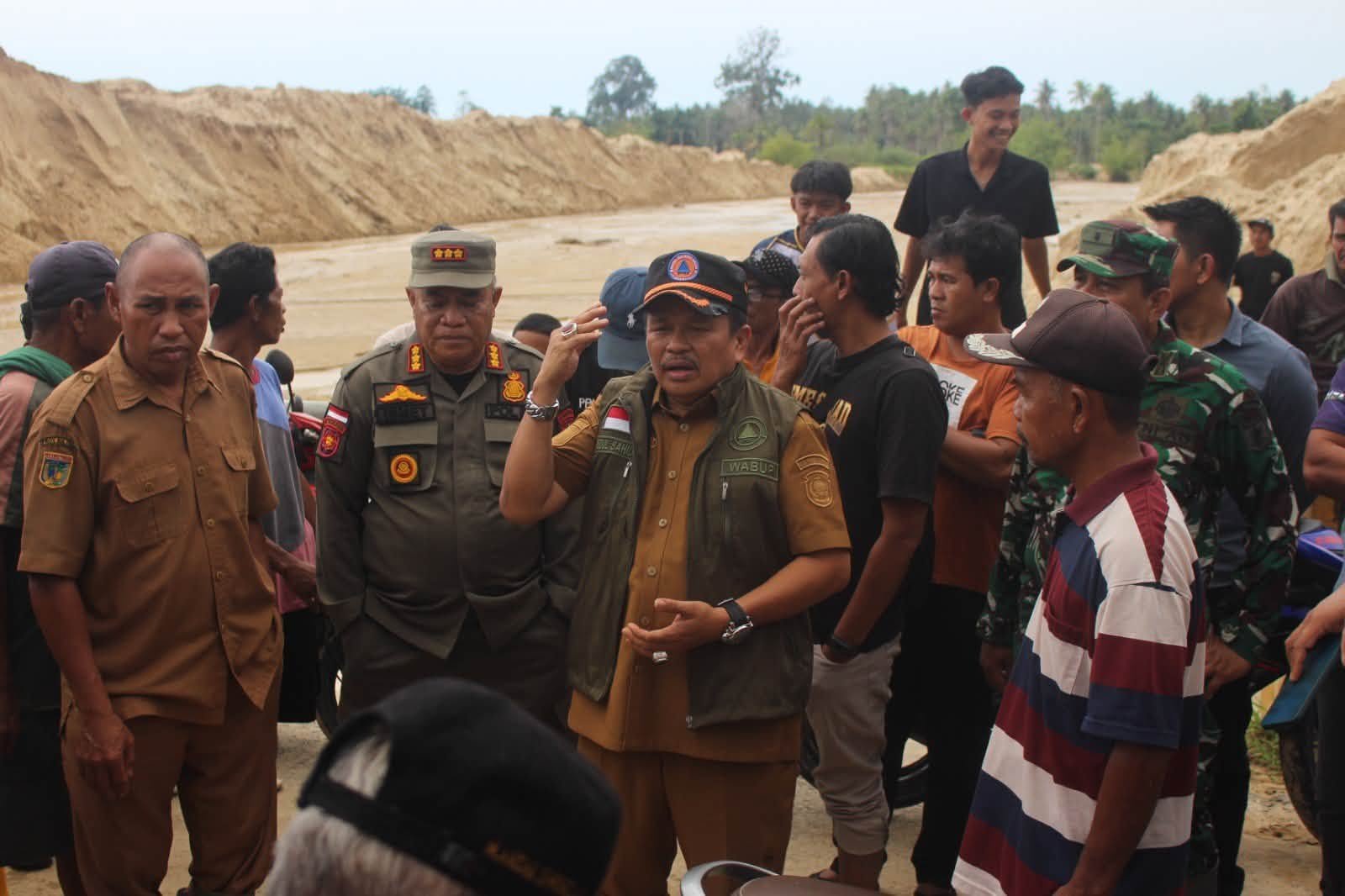 Wabup Parimo Janji Turunkan Alat Berat Tangani Banjir Air Panas, Normalisasi Jalan dan Sungai Dimulai Pekan Ini