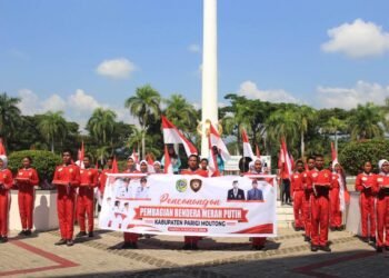 Merah Putih Ditarget Berkibar di Seluruh Parimo, Gerakan Pembagian Bendera Dimulai