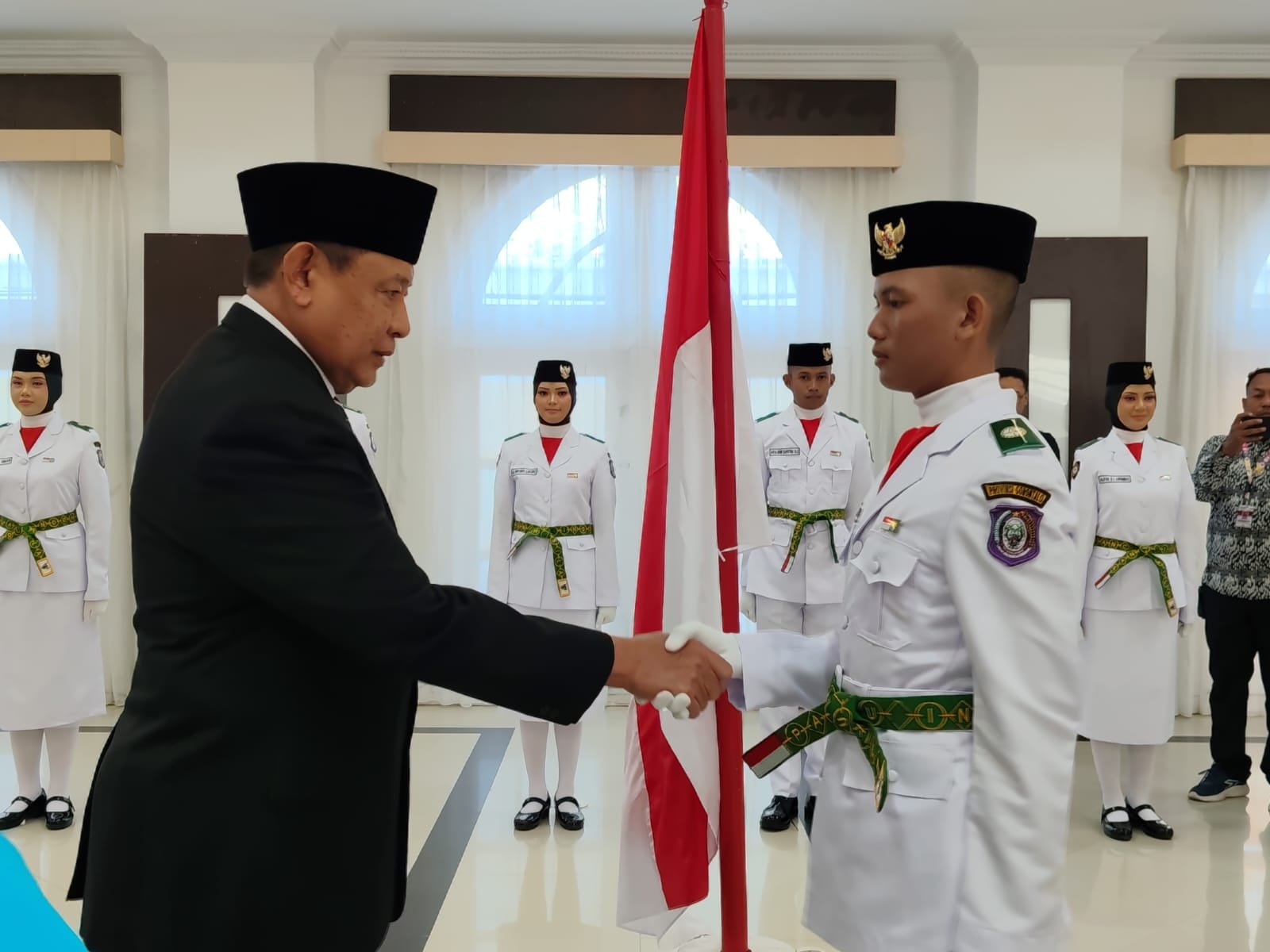 Gusnar Ismail Minta 25 Paskibraka Gorontalo Jadi Teladan Generasi Muda