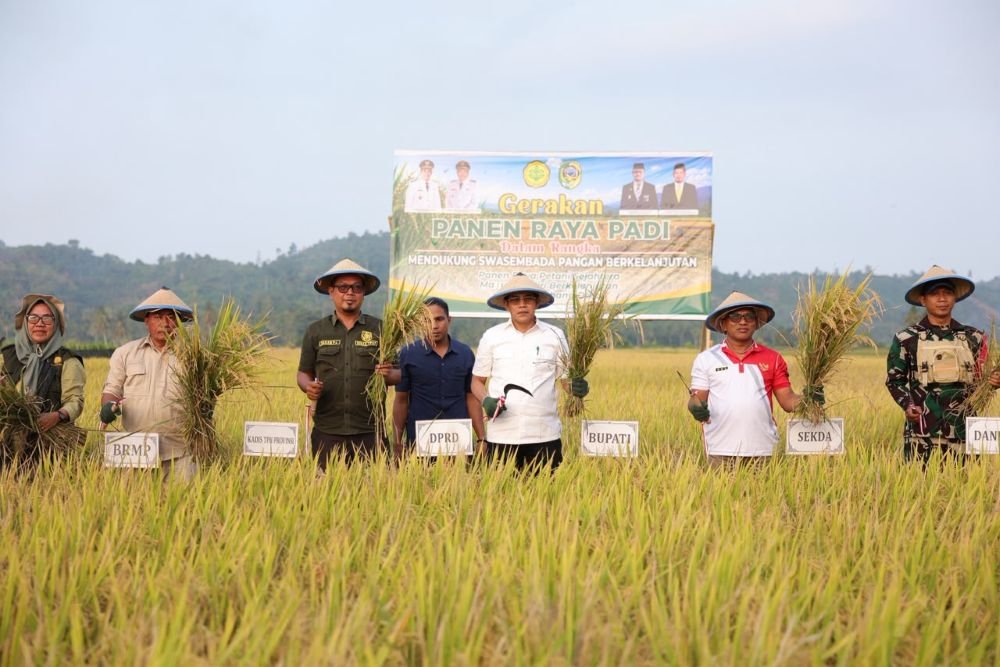 Bupati Erwin Dorong Petani Balinggi Jadi Penguat Ketahanan Pangan Parimo