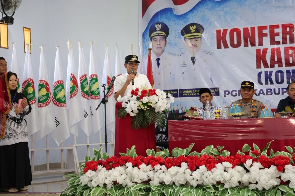 Bupati Parimo Minta Guru Terlibat Tekan Peredaran Narkoba di Kalangan Pelajar