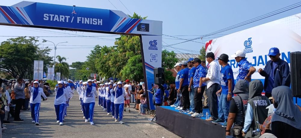 36 Tim Ramaikan Gerak Jalan HUT ke-25 Partai Demokrat di Parimo