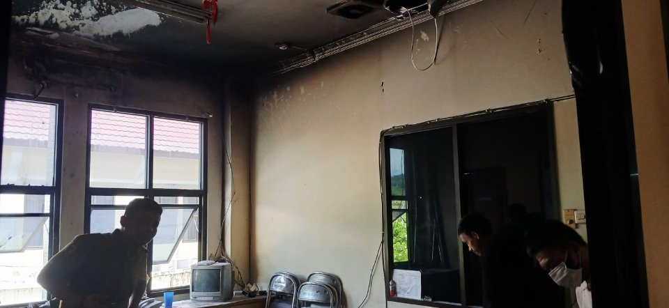 Ruang BPKAD Parimo Nyaris Terbakar Akibat Korsleting Listrik