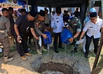 Bupati Erwin Musnahkan Miras Hasil Operasi Pekat Satpol PP Parimo