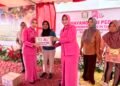 Bhayangkari Sulteng Salurkan 100 Paket Sembako untuk Warga Bungku Tengah