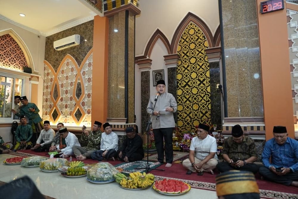 Munafri Ajak Warga Teladani Akhlak Nabi Muhammad SAW