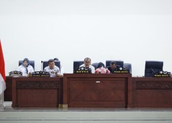 Wabup Sahid Serahkan Ranperda APBD Perubahan Dibahas DPRD Parimo
