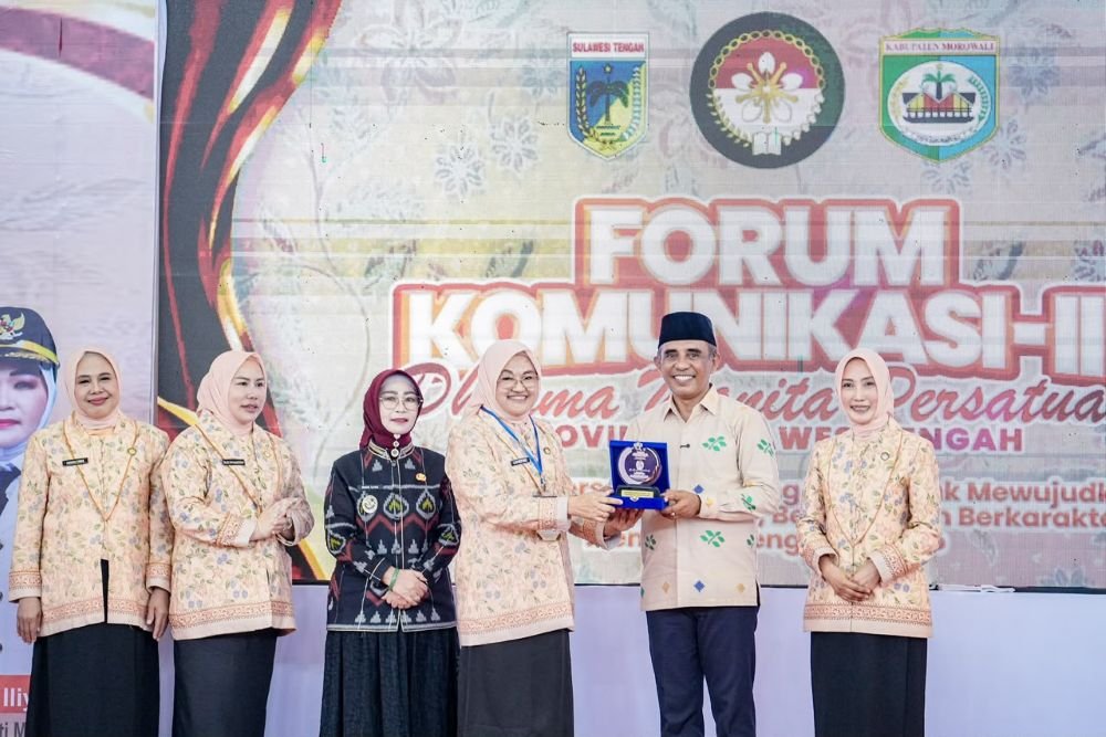 Gubernur Sulteng Ajak Istri Birokrat Dorong Suami Utamakan Pelayanan