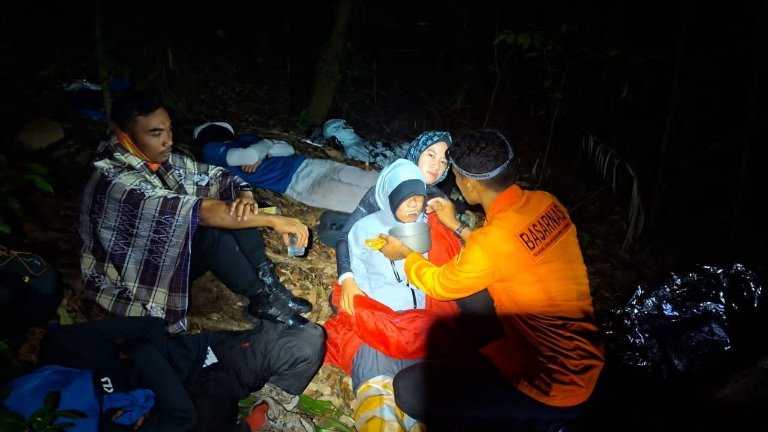Pendaki Perempuan Sempat Hilang Kesadaran di Gunung Nokilalaki Berhasil Dievakuasi