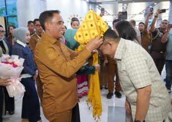 Tiba di Palu, Kapolda Irjen Rizal Irawan Disambut Gubernur Sulteng