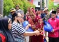 Anwar Hafid Salurkan 5.000 Paket Sembako untuk Warga Morut