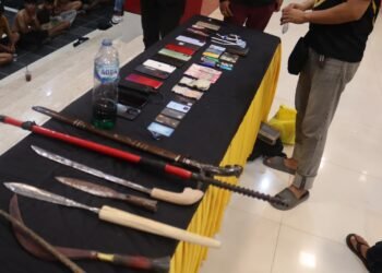 Penggerebekan Narkoba di Kayumalue Diwarnai Perlawanan, 17 Orang Diamankan