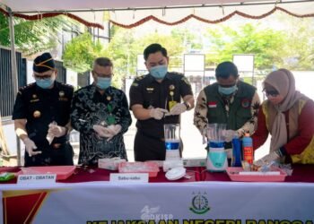 Kejari Banggai Musnahkan 405 Gram Sabu dari 16 Perkara Pidana