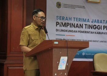 Sekda Parimo Tekankan Evaluasi Kinerja dan Penggunaan Anggaran kepada Pejabat Baru