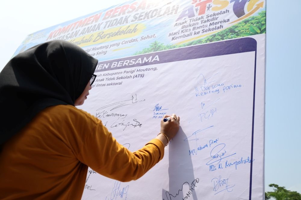 Disdikbud Parimo Kampanyekan Gerakan Bersama Kembali Anak ke Sekolah